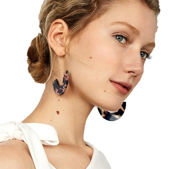 Multicolored Tortoise Shell Resin Dangle Earrings - Picture 4 of 4